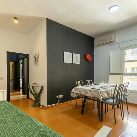 Conde Center Premium Suites, Free Parking Seville Exterior photo